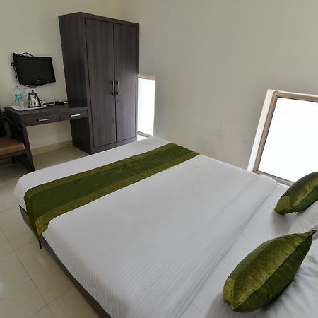 Hotel Anand Niketan By Bonjour - On The Ganges Haridwār Esterno foto